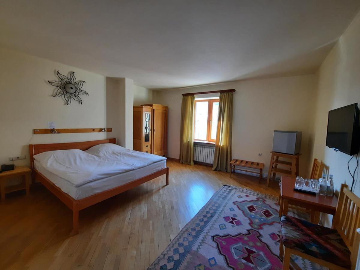 Hotel Mirhav Goris Εξωτερικό φωτογραφία
