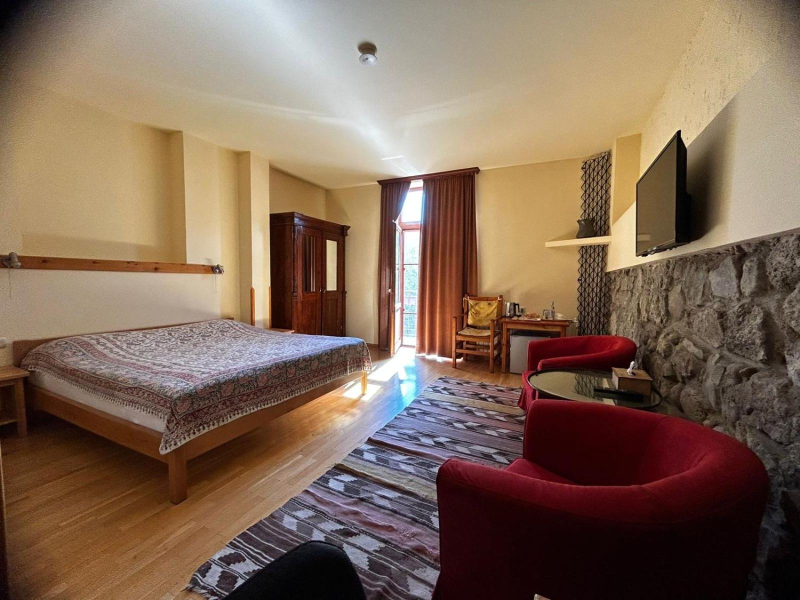 Hotel Mirhav Goris Εξωτερικό φωτογραφία
