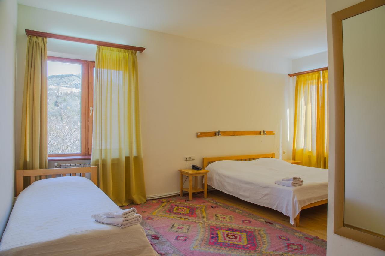 Hotel Mirhav Goris Εξωτερικό φωτογραφία